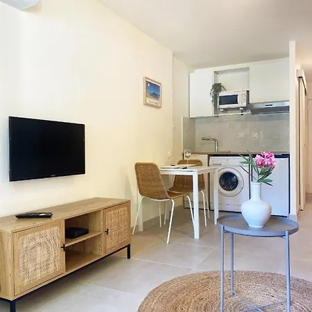 Apartment Renove, 5mn Plage, Terrasse, Clim, Velos