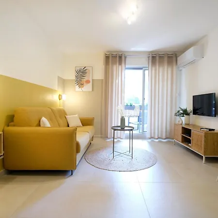 Apartment Renove, 5mn Plage, Terrasse, Clim, Velos Saint-Mandrier-sur-Mer